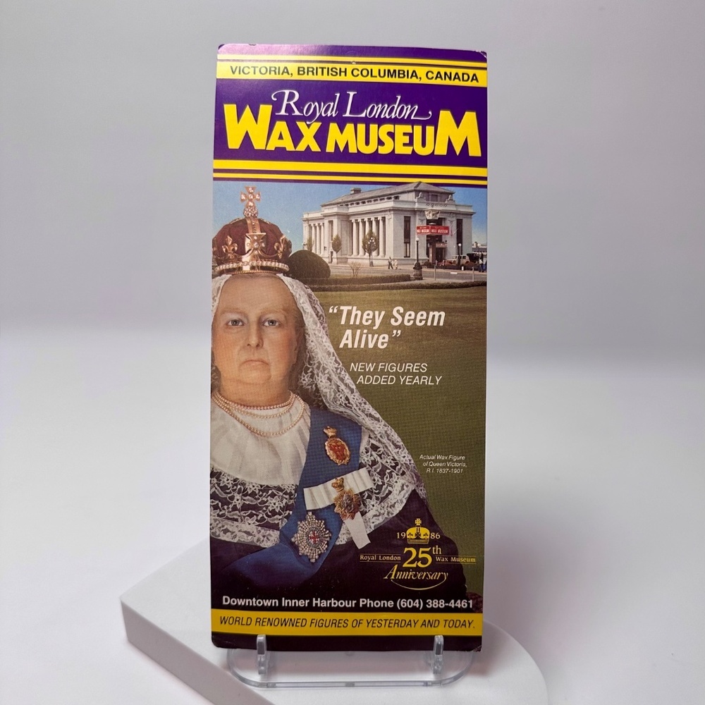 ✨2 for $20 Deal✨  1986 Victoria BC Postcard Lot Royal London Wax Museum - Picture 2 of 16